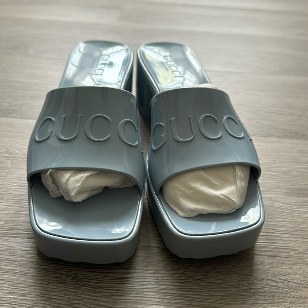 Gucci Women's Blue Sandals Size 8